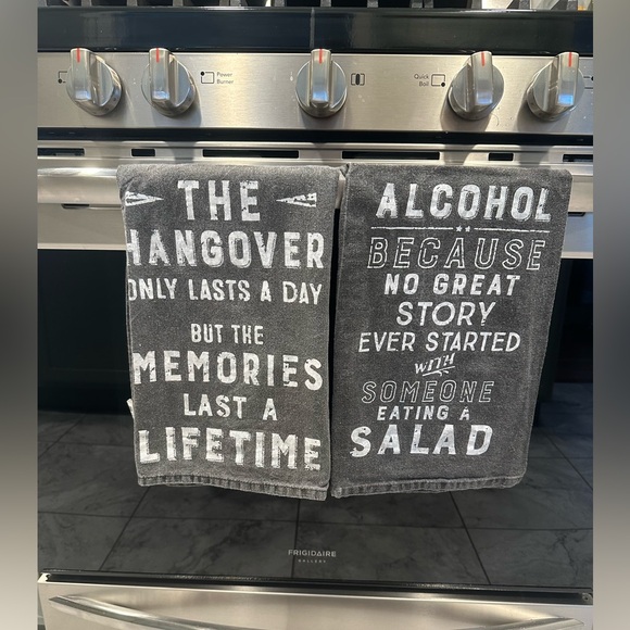 Funny Alcohol Themed Set of Kitchen Towels - Picture 1 of 8
